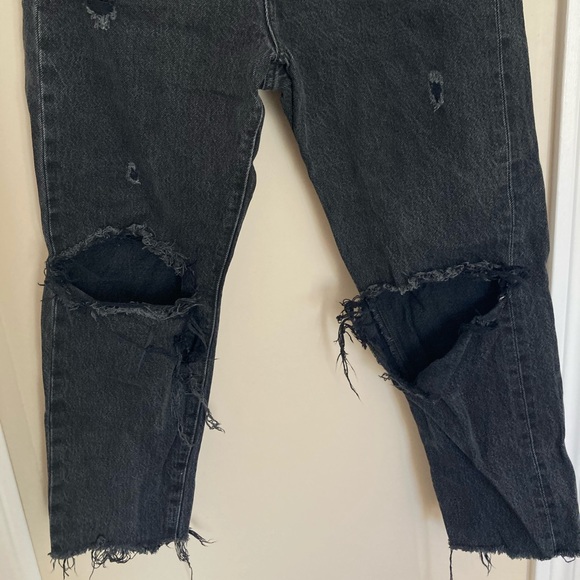 SOLD ✅ Black levis distressed jeans - Picture 5 of 5